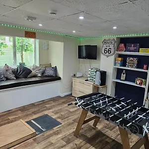 Modern Ground Floor, 2 Bedroom Apartment, With Games, Chill Out , Scarborough United Kingdom